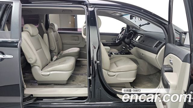 Kia Canival 2020 — photo 25