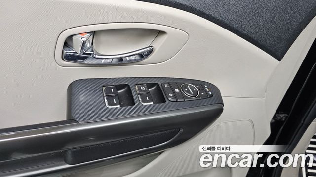 Kia Canival 2020 — photo 28