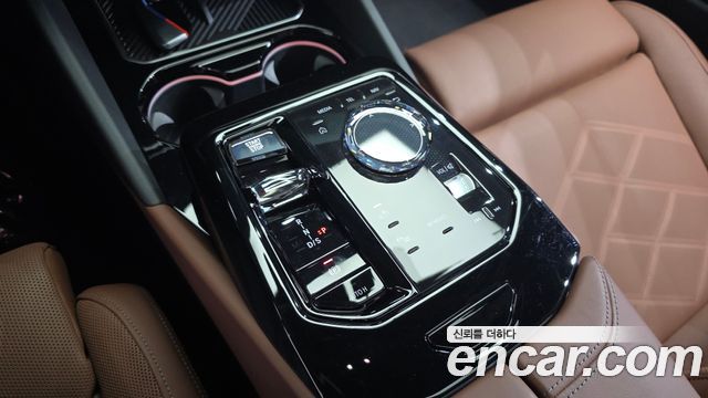 BMW 5-Series 2024 — photo 12