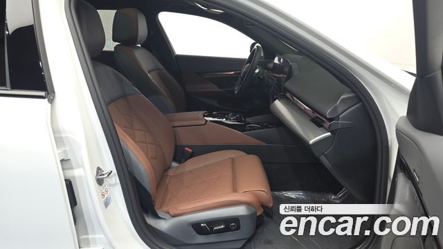 BMW 5-Series 2024 — photo 13