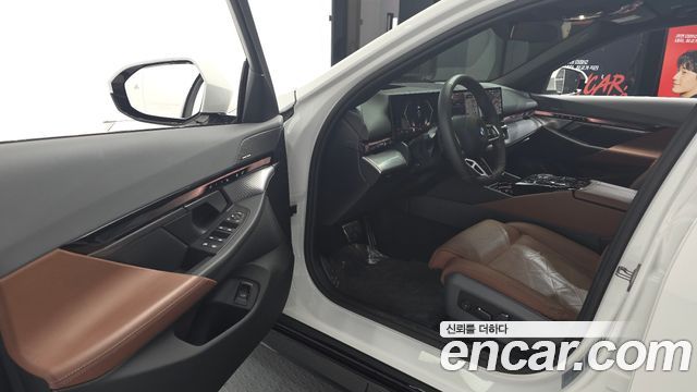 BMW 5-Series 2024 — photo 17
