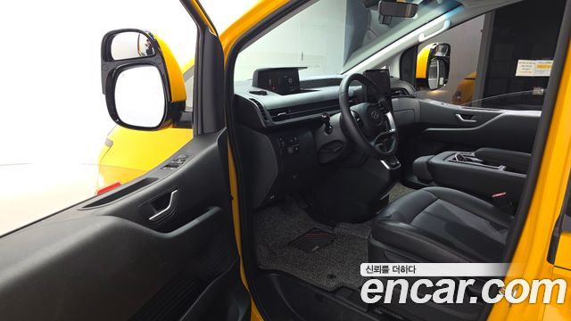 Hyundai Staria 2024 — photo 13