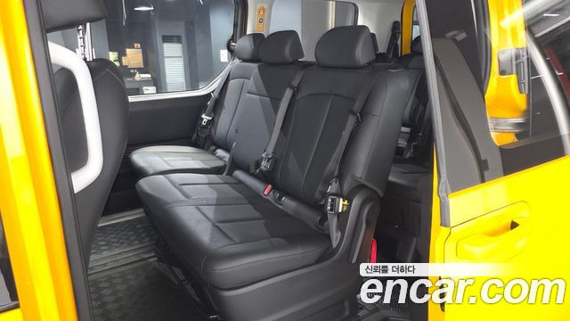 Hyundai Staria 2024 — photo 17