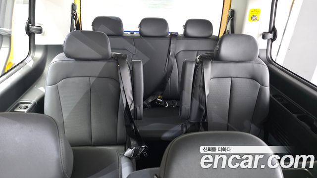 Hyundai Staria 2024 — photo 18