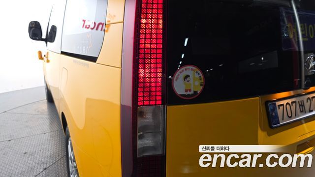 Hyundai Staria 2024 — photo 9
