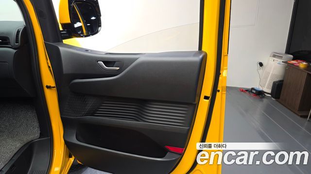Hyundai Staria 2024 — photo 14