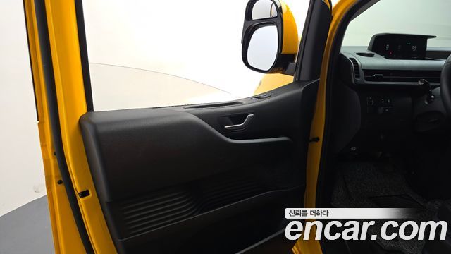 Hyundai Staria 2024 — photo 15