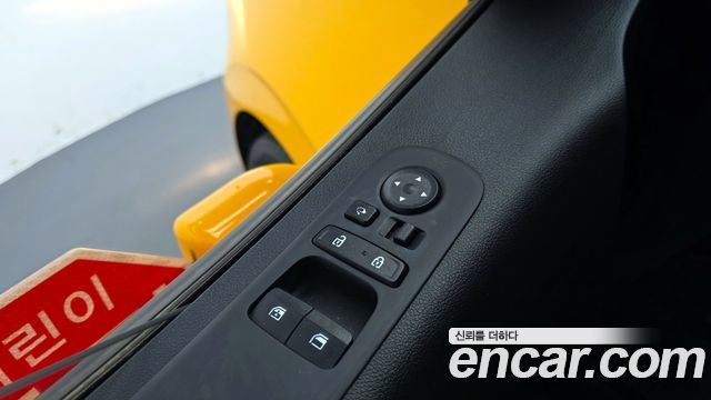 Hyundai Staria 2024 — photo 32