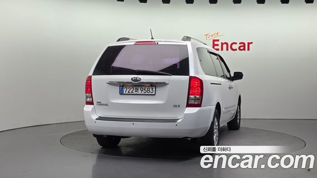Kia Canival 2013 — photo 4