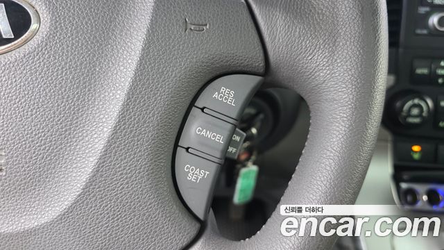 Kia Canival 2013 — photo 27
