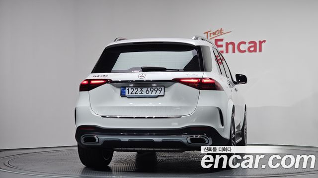 Mercedes-Benz GLE-Class 2025 — photo 4