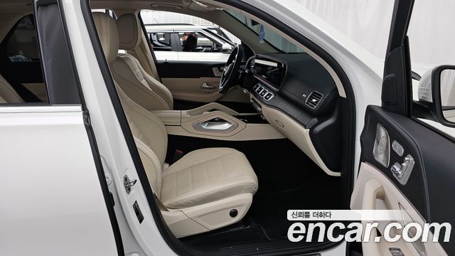 Mercedes-Benz GLE-Class 2025 — photo 11