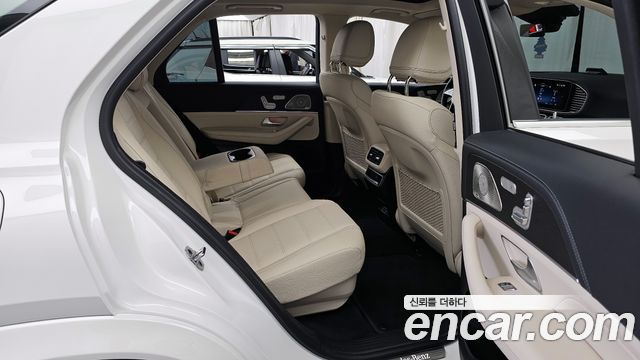 Mercedes-Benz GLE-Class 2025 — photo 12