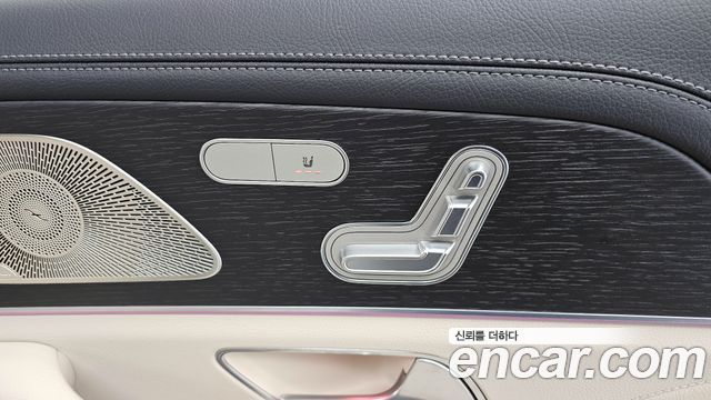 Mercedes-Benz GLE-Class 2025 — photo 19