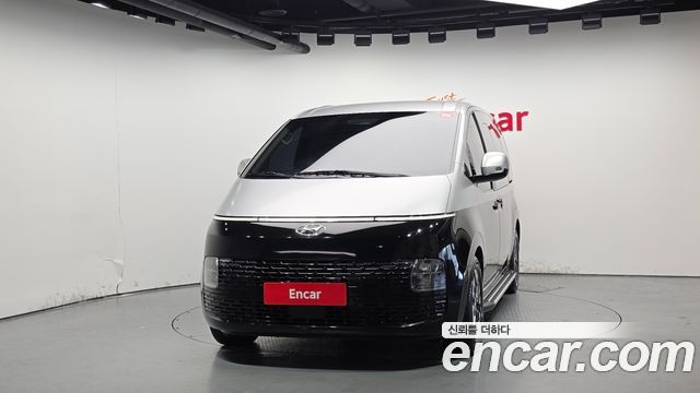 Hyundai Staria 2023 — photo 3