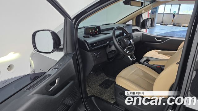 Hyundai Staria 2023 — photo 13