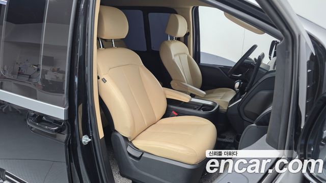 Hyundai Staria 2023 — photo 18