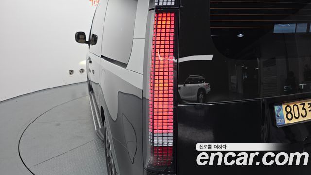 Hyundai Staria 2023 — photo 9