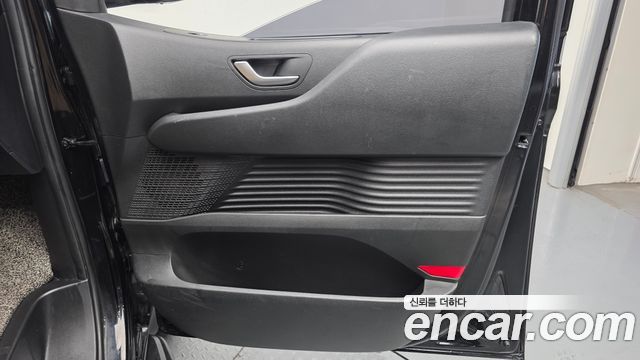 Hyundai Staria 2023 — photo 14
