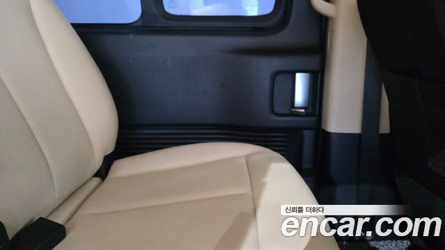 Hyundai Staria 2023 — photo 15