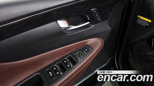 Hyundai Santafe 2019 — photo 29