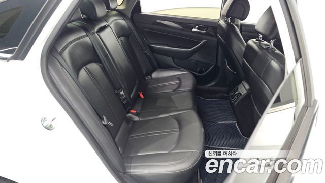 Hyundai Sonata 2017 — photo 12