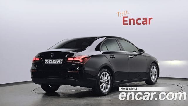 Mercedes-Benz A-Class 2020 — photo 2
