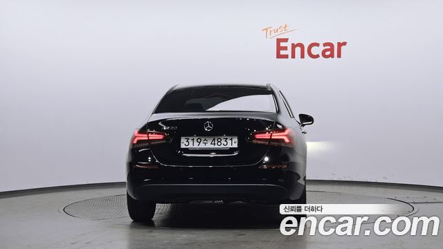 Mercedes-Benz A-Class 2020 — photo 4