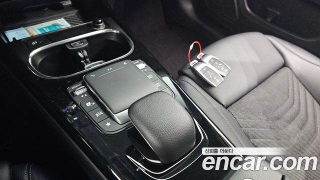 Mercedes-Benz A-Class 2020 — photo 12