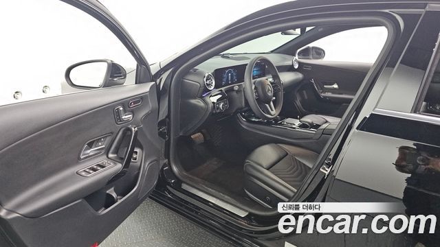 Mercedes-Benz A-Class 2020 — photo 13