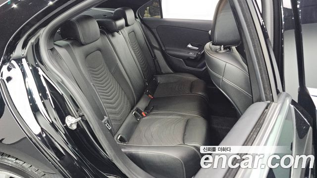 Mercedes-Benz A-Class 2020 — photo 17