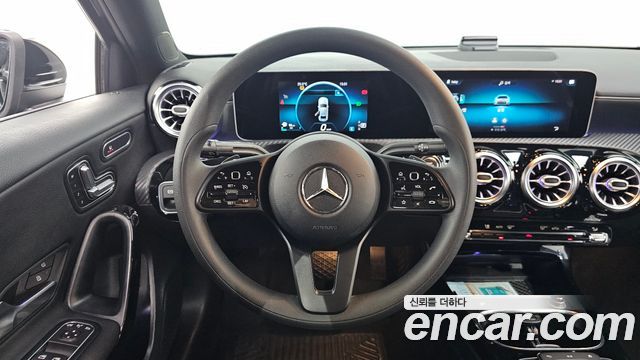 Mercedes-Benz A-Class 2020 — photo 18