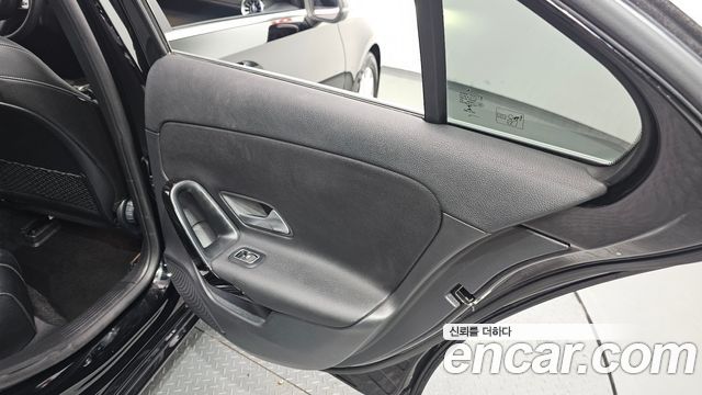 Mercedes-Benz A-Class 2020 — photo 22
