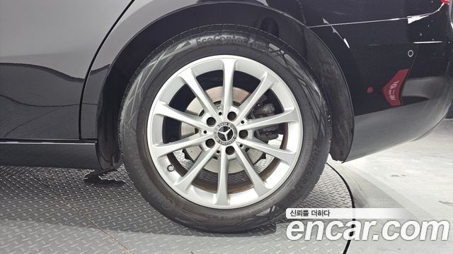 Mercedes-Benz A-Class 2020 — photo 7