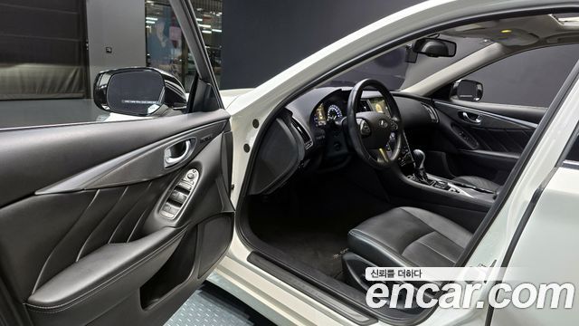 Infiniti Q50 2015 — photo 10