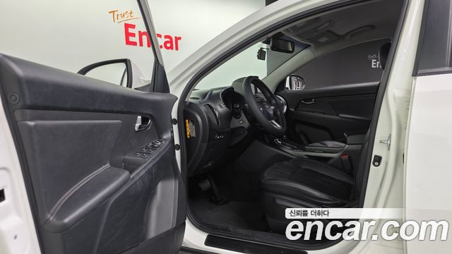 Kia Sportage 2012 — photo 16