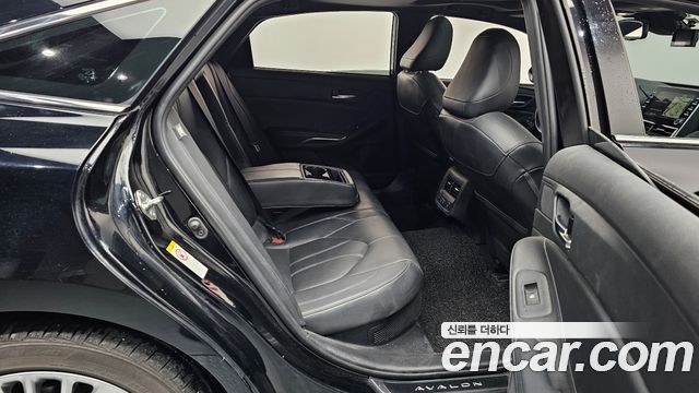 Toyota Avalon 2019 — photo 17
