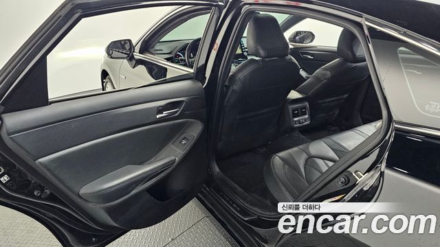 Toyota Avalon 2019 — photo 18