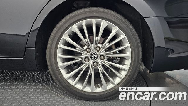 Toyota Avalon 2019 — photo 7