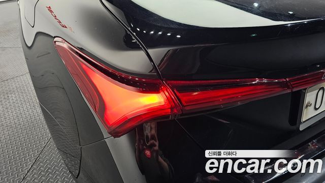 Toyota Avalon 2019 — photo 9