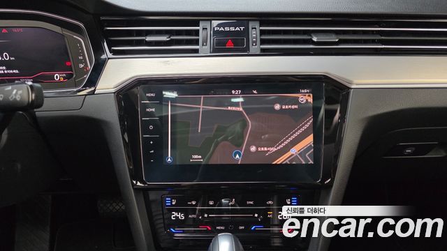 Volkswagen Passat 2022 — photo 26