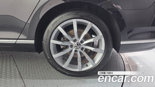 Volkswagen Passat 2022 — photo 7