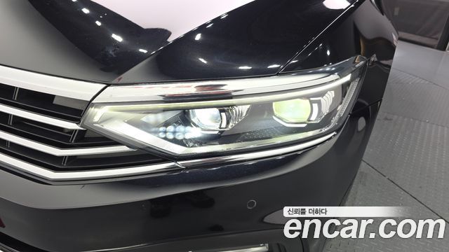 Volkswagen Passat 2022 — photo 8