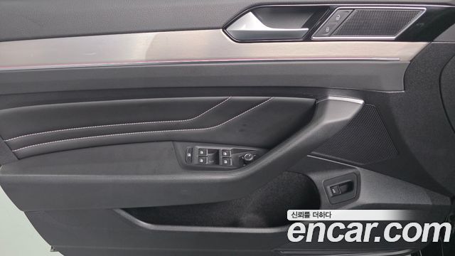 Volkswagen Passat 2022 — photo 14