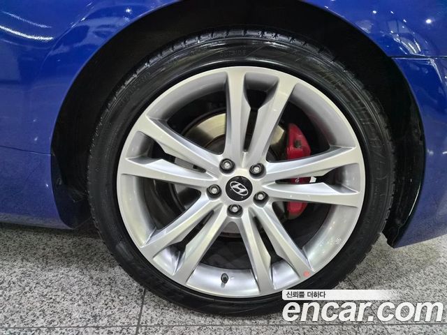 Hyundai Genesis 2012 — photo 17