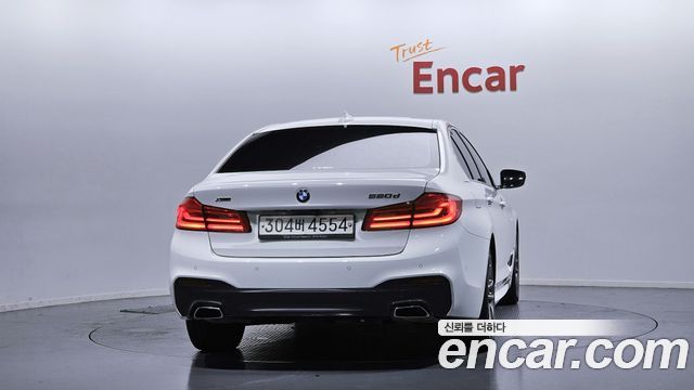 BMW 5-Series 2020 — photo 4