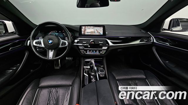 BMW 5-Series 2020 — photo 10