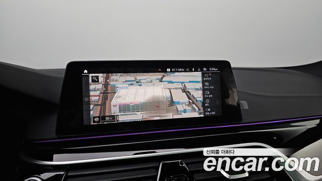 BMW 5-Series 2020 — photo 19