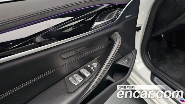BMW 5-Series 2020 — photo 24
