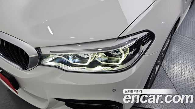 BMW 5-Series 2020 — photo 8
